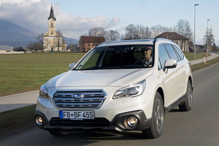 Am wohlsten fühlt sich der Japaner in mittleren Drehzahlbereichen. Dann bedankt er sich mit erträglichem Verbrauch (im Test rund 8,5 Liter auf 100 Kilometer), hohem Komfort und bemerkenswerter Langstreckentauglichkeit. (Foto: Subaru)