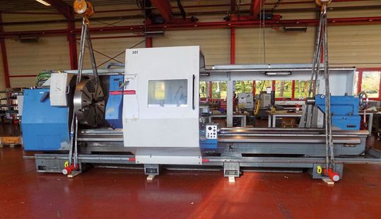 Diese alte Drehmaschine braucht zu viel Energie, ist unpräzise geworden oder zu langsam, aber eine Neuanschaffung dauert zu lang und ist zu teuer? Dann empfiehlt sich ein umfassendes Retrofit, wie es die Spezialisten von Weiler beherrschen. Hier eins der „Sorgenkinder“.(Bild:  Weiler)