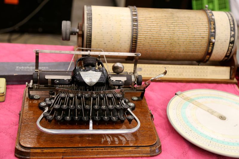 Salon Retro-Technica de 2015, une bourse pour le matériel technique de collection, d'occasion et de liquidation, la prochaine édition est prévue du 22 au 23 octobre 2016 au Forum Fribourg. (www.forum-fribourg.ch) (Image: JR Gonthier)