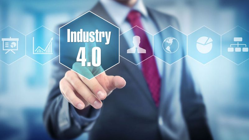Die Normungsroadmap dient als Wegweiser für Akteure aus verschiedenen technologischen Sektoren und stellt die aktuellen Arbeits- und Diskussionsergebnisse sowie Normen und Standards der Industrie 4.0 vor. (Bild:  Coloures-Pic - stock.adobe.com)