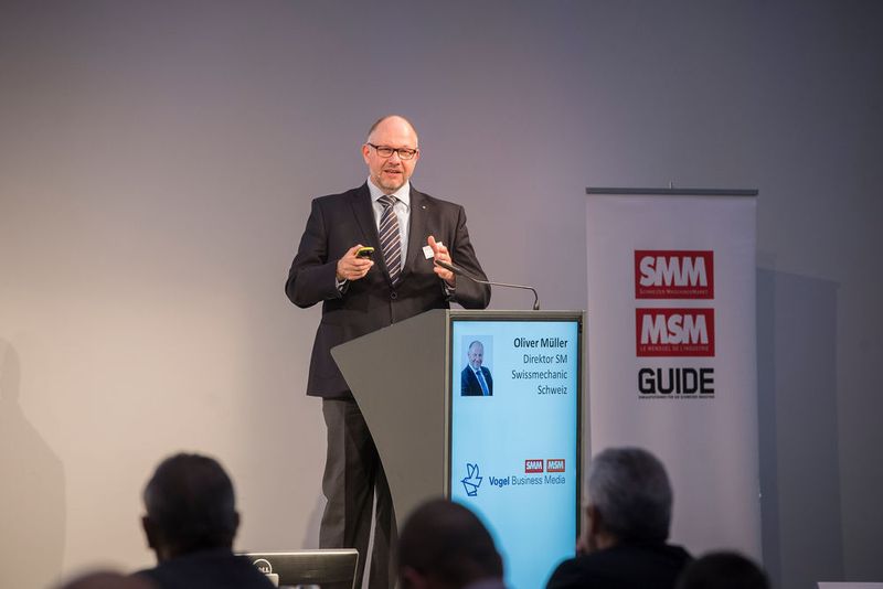 Oliver Müller, Direktor Swissmechanic beschäftigte sich in seinem Refera mit der Frage wie wweit Lean Manufacturing gehen soll. (Thomas Entzeroth)