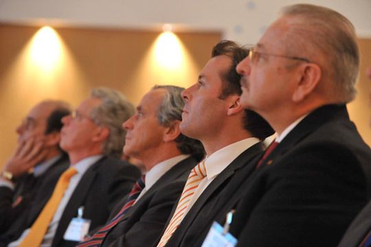 Leider war keiner von BMW dabei – obwohl im letzten Jahr mit Riller & Schnauck ein BMW-Händler den Vertriebs Award gewonnen hat. Lag es daran, dass der Hersteller in diesem Jahr auf der AMI nicht vertreten war. Das muss sich wieder ändern, meinten alle, die trotz schwieriger Zeiten in Leipzig ausstellten. Wir meinen das auch. (Archiv: Vogel Business Media)