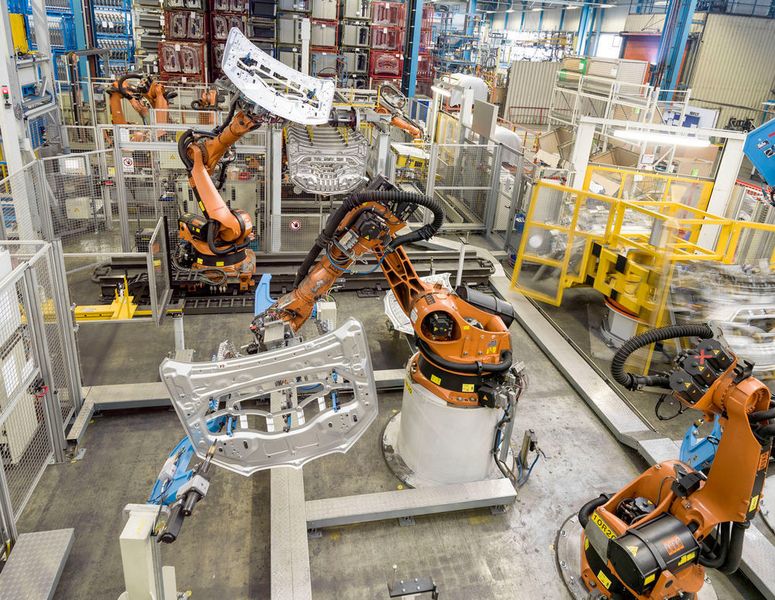 Anlage zur Fertigung der X1-Frontklappe. (Läpple Automotive/www.groemminger.net)
