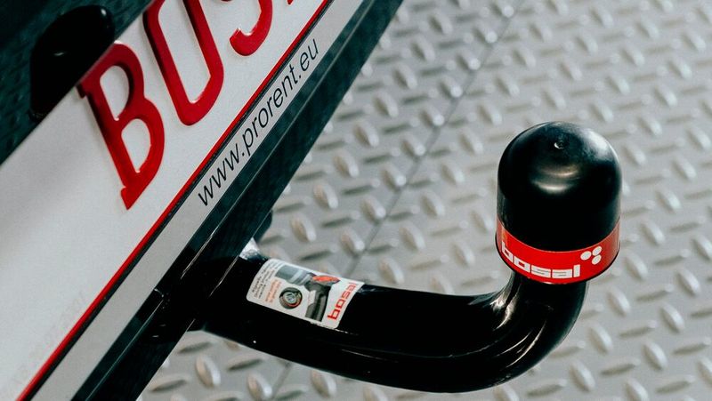 Der Hersteller bietet derzeit 23 Varianten der abnehmbaren Kupplung an.(Bild:  Bosal)