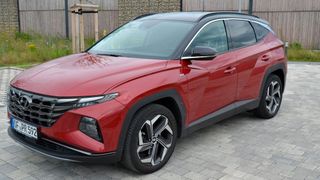 Beim neuen Hyundai Tucson entschied sich der koreanische Autobauer gegen ein Facelift. Das für die Marke wichtige Mittelklasse-SUV wurde komplett erneuert. (Bild: Michel/»kfz-betrieb«)