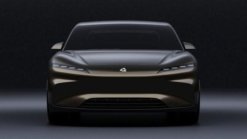 Er basiert auf der Plattform eines Großserienherstellers. (Bild: Alveri)