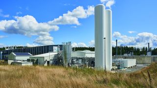 Die Bundesnetzagentur hat das beantragte Wasserstoff-Kernnetz genehmigt. Im Bild: eine Elektrolyse-Anlage der WUN H2 GmbH. (Bild: Swen Gottschall/Zukunft Gas)