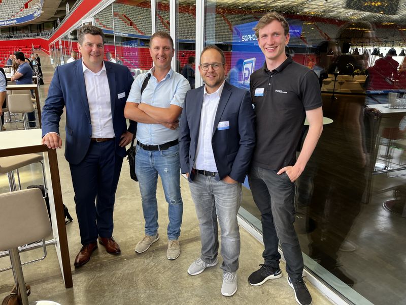 Peter Skondro, Sophos, (v. l.) mit dem PCK IT Solutions Team Stefan Stadelmann, Florian Angeli und Kilian Wölfle. (IT-BUSINESS)