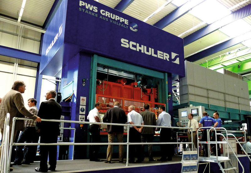 Künftig wird die erste Servo-Kniehebelpresse mit 6300 kN Presskraft bei der PWS Presswerk Struthütten GmbH in Neunkirchen-Struhütten hochwertige Abgaskomponenten für die Automobilindustrie produzieren. (Archiv: Vogel Business Media)