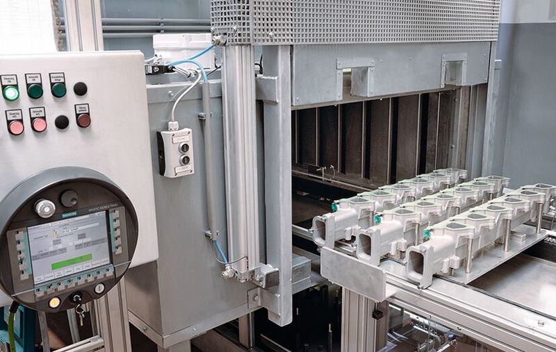 Anlage für eine Safecoat-Beschichtung von Impreglon Surface Engineering in Kaufbeuren, der neuen Schwestergesellschaft von AHC Oberflächentechnik. (Bild: AHC Oberflächentechnik/Tobias)