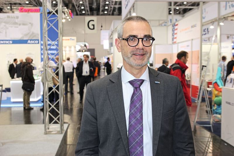 Hans-Peter Bursig, Fachverband Elektromedizinische Technik im ZVEI: „An diesem Thema kommt die Branche nicht vorbei: die Umsetzung der MDR. Nun geht es darum, die internen Prozesse zu verändern und dabei zu optimieren. Effizienz ist hier das Stichwort. Dazu gesellen sich technische Themen, Digitalisierung und Cybersicherheit.“  (Reinhardt / Devicemed)