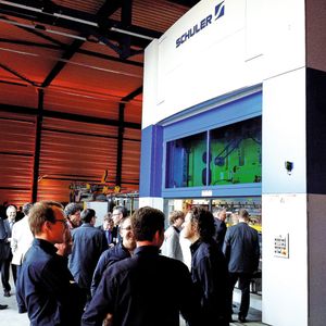 Mit der neuen Schuler-Servopresse (SDT) will Heru seinen Werkzeugfertigungs- und Tryout-Prozess wesentlich schneller gestalten.