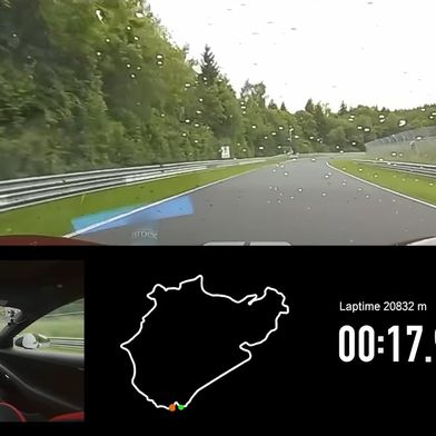 Xiaomi ist mit dem YU7 GT erstmals autonom eine Runde auf der Nordschleife des Nürburgrings gefahren. (Bild: Nürburgring, Screenshot: Youtube, Thomas Günnel – Automobil Industrie)