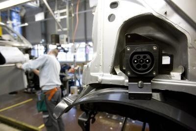 Für den Smart Fortwo Electric Drive startete Daimler im Dezember 2012 ... (Bild: Daimler)