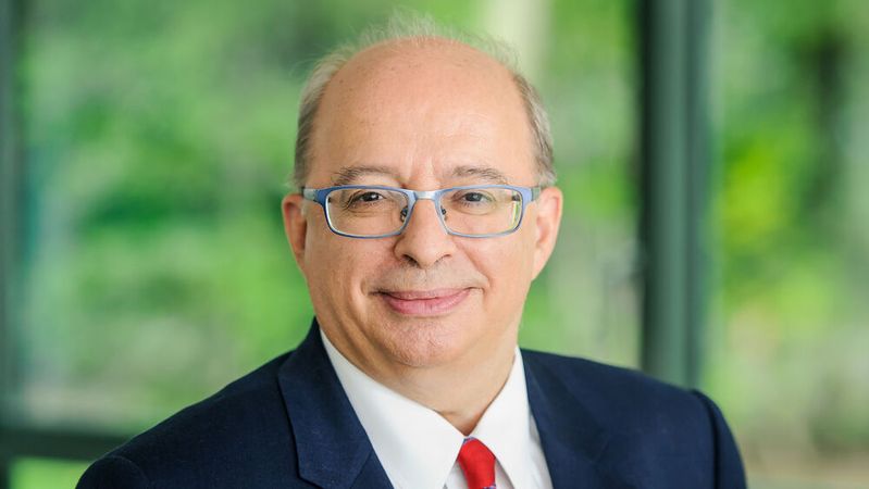 Michel Favre hat noch bis 2024 einen Vertrag als Hella-CEO.