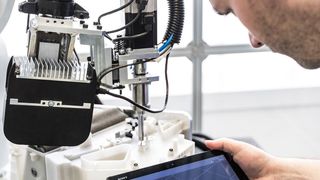 Innovative solution in use: screwdriving with Drag & Bot on the tablet. (Fraunhofer IPA)