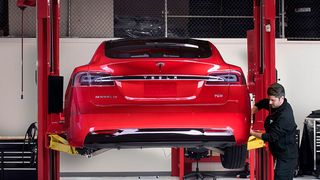 Markenunabhängige Betriebe können wegeb fehlender Zugänge derzeit keine Tesla-Fahrzeuge reparieren oder warten. (Tesla)