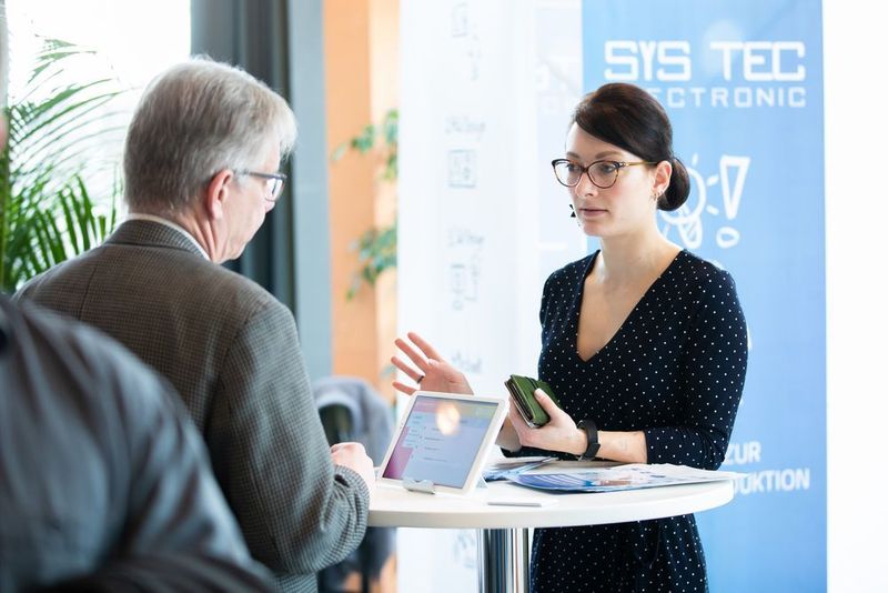 Auf dem Marktplatz Industrie 4.0 präsentierten die teilnehmenden Unternehmen ihre konkreten Use-Cases. (Strobl)
