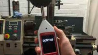 Um die Kalibrierung vor jeder Messung korrekt ausführen zu können, sollten Anwender den Kalibrator am besten direkt mit dem Gerät mitbestellen. (Cirrus Research)