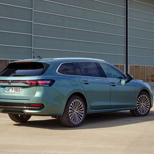 Der Passat Variant ist 4,91 Meter lang.(Bild:  Volkswagen)