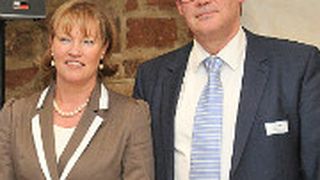 Die Kfz-Innung Trier-Saarburg geht neue Wege bei der Azubi-Gewinnung: Geschäftsführerin Bärbel Schädlich und Obermeister Alfons Behr. (Foto: Zietz)