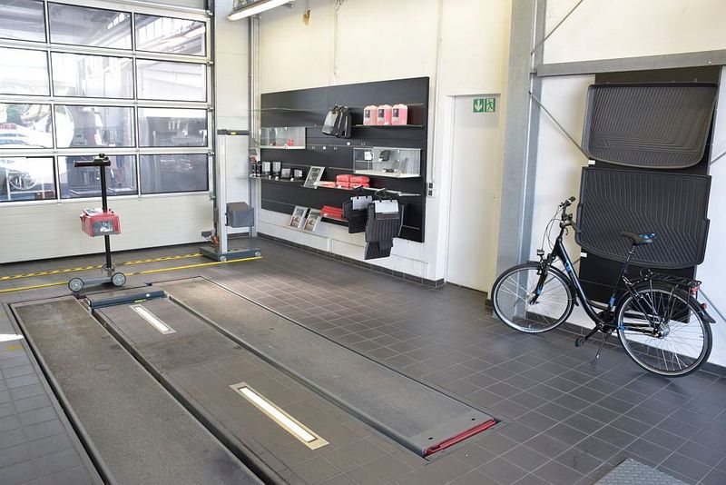 Hier befindet sich auch die modern ausgestattete Direktannahme. (Bild: Jan Rosenow)