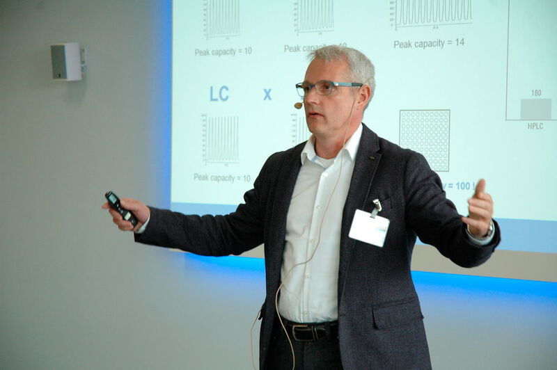 Welche technischen Herausforderungen die 2D-Flüssigchromatographie stellt, beschrieb Christian Gotenfels von Agilent anschaulich in seiner Präsentation. (LABORPRAXIS)