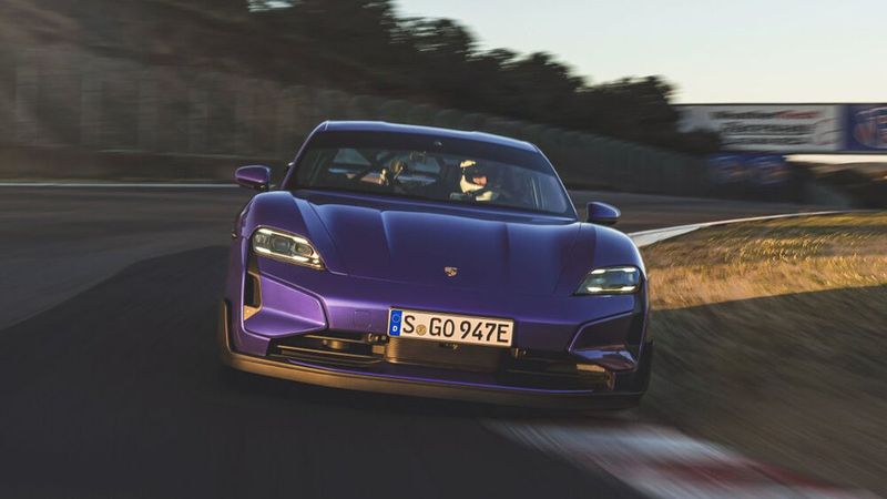 Mit dem komplett überarbeiteten Taycan Turbo GT durchbricht nun auch Porsche die 1000-PS-Schallgrenze. (Bild: Porsche)