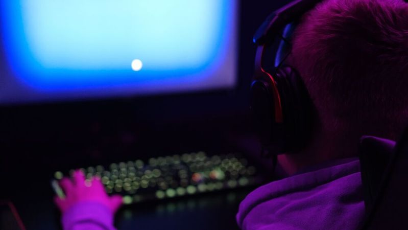 In Deutschland wie auch in Frankreich stehen zwei Minderjährige unabhängig voneinander unter Verdacht, Cyberangriffe begangen zu haben.(Bild:  Envato Elements)