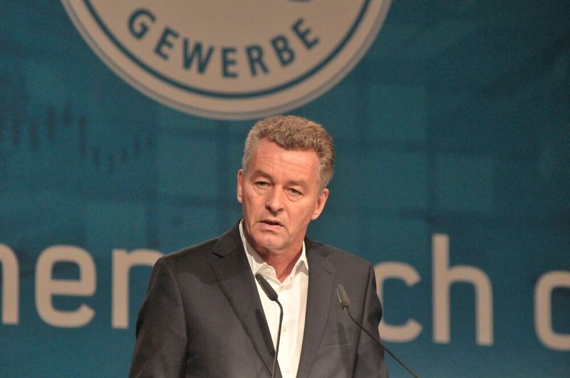 Detlef Braun, Geschäftsführer der Messe Frankfurt, skizierte die Entwicklung der Branchenmesse seit deren Anfängen im Jahre 1971: „Heute ist die Automechanika weltweit die größte Messe. Es gibt keine größere und erfolgreichere Messemarke auf der Welt.“ (Bild: Zietz/»kfz-betrieb«)