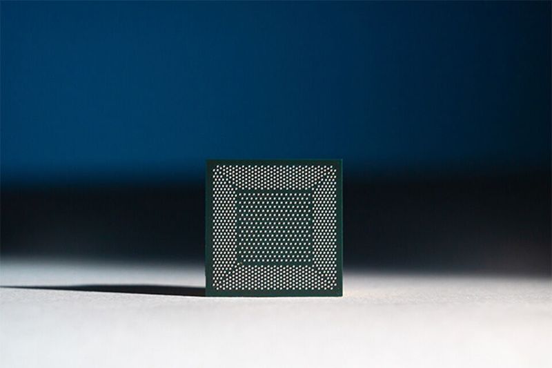 Eine Nahaufnahme von „Loihi“, Intels neuromorpher Forschungschip. Pohoiki Beach, wird aus 64 dieser Loihi-Chips bestehen. (Tim Herman/Intel Corporation)