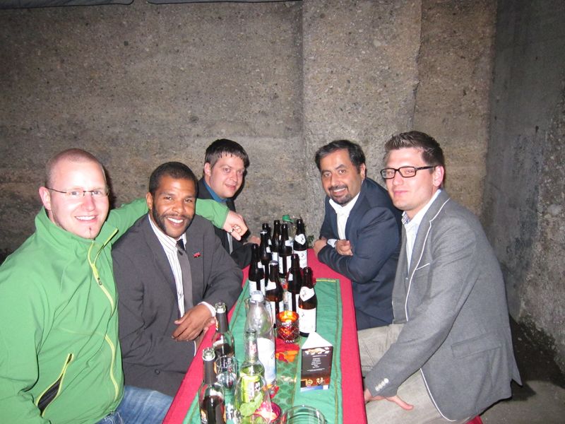 (v. l.) Dominik Gilgen, ParIT, Steve Oloo, Anton Kreitmeier und Murat Tezcan, Ingram Micro, und Maximilian Mayer, ParIT  (Bild: IT-BUSINESS)