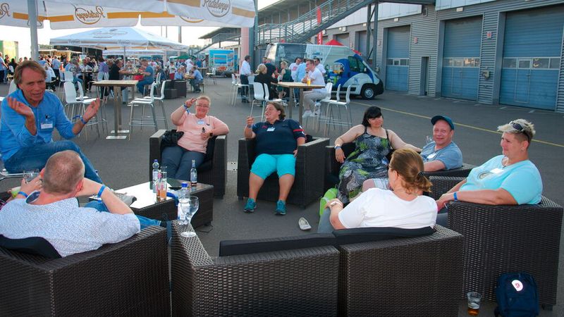 Gute Stimmung herrschte bei den beiden Abendveranstaltungen am Lausitzring. (Bild: Wenz)