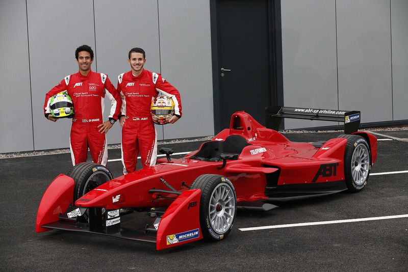 Die Formel-E-Fahrer von ABT Sportsline: Lucas di Grassi und Daniel Abt (v.l.n.r.) (Bild: Sam Bloxham)