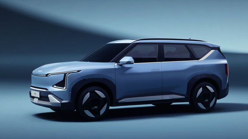 Sieht aus wie ein kleiner EV9: das neue und zunächst nur in China verfügbare E-SUV Kia EV5.(Bild:  Kia)