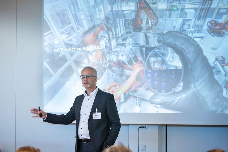 Was tut das Audi Production Lab? Henning Löser, Leiter der Entwicklungseinrichtung, beschrieb es in seinem Vortrag. (Stefan Bausewein)