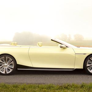 Das elektrisch angetriebene Luxuscabrio ist eine Hommage an die Tradition des Autoherstellers – und soll zeigen, wie viel Individualisierung möglich ist.(Bild:  Cadillac)