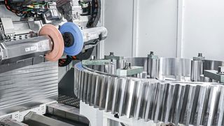 Die neue Profilschleifmaschine LGP 2000 der Liebherr-Verzahntechnik GmbH ist ausgestattet mit Spindeleinheiten von Weiss Spindeltechnologie. (Bild: Liebherr-Verzahntechnik )