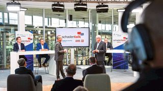 Der Schadentalk fand trotz abgesagter Automechanika 2020 als Livestream statt und wurde aus der Gläsernen Manufaktur in Dresden übertragen. (Bild: Automechanika Frankfurt )