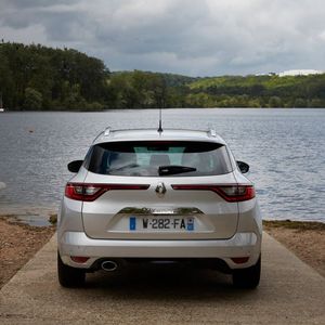 (Renault)