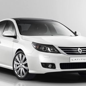 Das neue Stufenheckmodell kommt deutlich unscheinbarer daher als der Vel Satis.