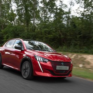 (Peugeot)