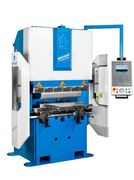 Die Quick-Bend Abkantpresse ist mit einem elektrisch-hydraulischen Hybridantrieb ausgestattet. Dieser verbraucht im Vergleich zu konventionellen Antrieben rund 80 % weniger Energie. (Boschert)