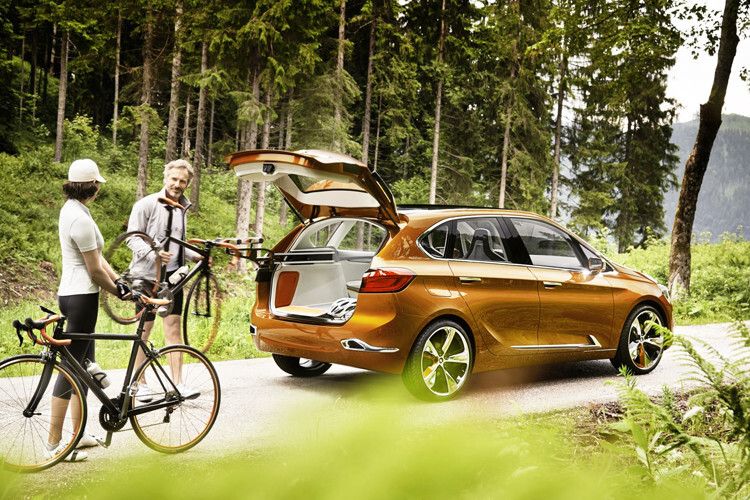Zwei Räder passen in den Laderaum. (Foto: BMW)