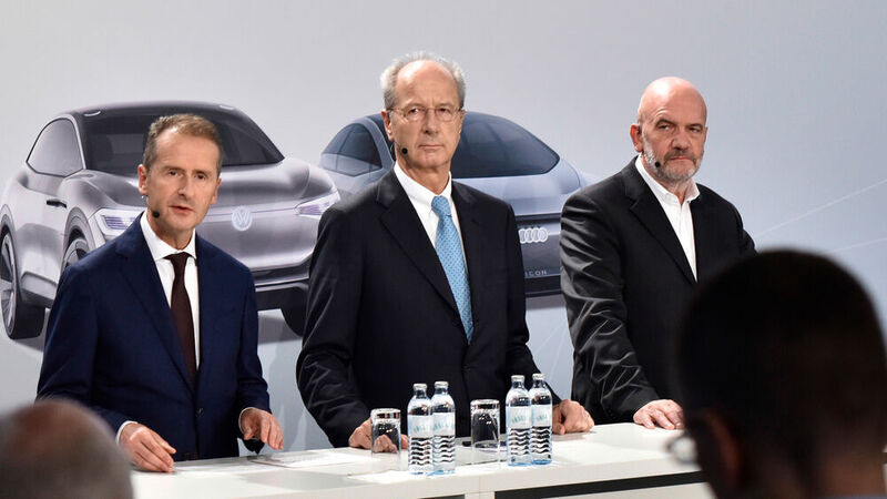 Die drei wohl mächtigsten Männer bei Volkswagen (v.li.): Vorstandschef Herbert Diess, Aufsichtsratschef Hans Dieter Pötsch und Gesamtbetriebsratschef Bernd Osterloh.