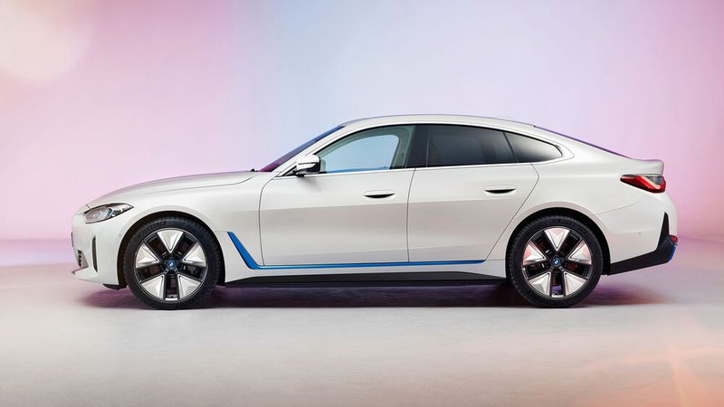 Insgesamt orientiert sich das E-Modell  am konventionell motorisierten BMW 4er Gran Coupé.  (Bild: BMW)
