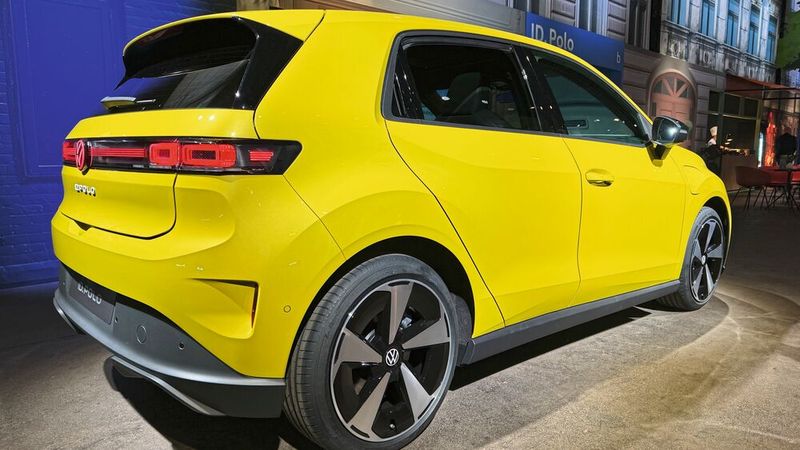 Das Fahrzeug startet künftig zu einem Einstiegspreis von 25.000 Euro. Jetzt, zum Beginn des Vorverkaufs, gibt es diese günstigeren Modellvarianten allerdings noch nicht. (Bild: Achter – VCG)