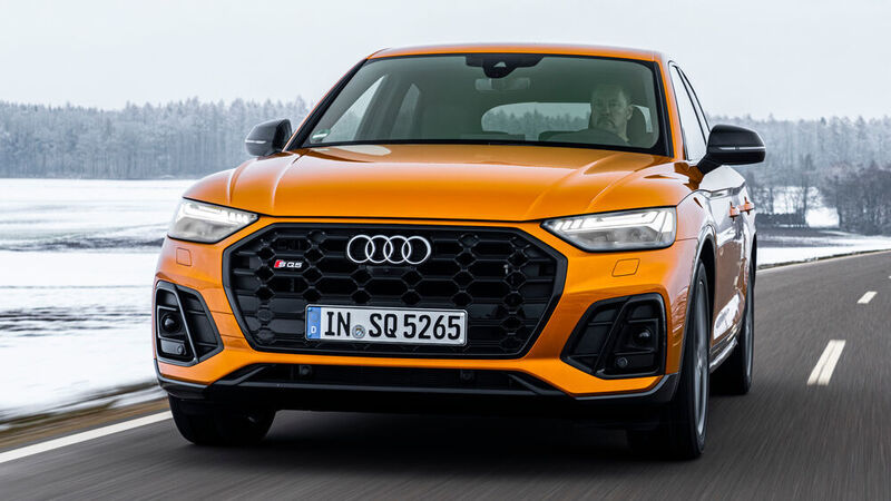 Von vorn ist der SQ5 dagegen erst so richtig mit einem scharfen Blick auf das Logo auf dem Kühler zu identifizieren. (Audi)