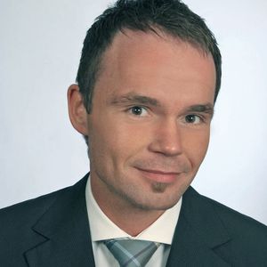 Tino Hildebrand, Leiter Marketing & Promotion Simatic HMI bei der Siemens-Division Industry Automation: „Experten gehen davon aus, dass es nicht bei dem einmaligen Vorgang Stuxnet bleiben wird. Deshalb müssen wir – Hersteller und Anwender – weiter wachsam sein.“ Bild: Siemens
