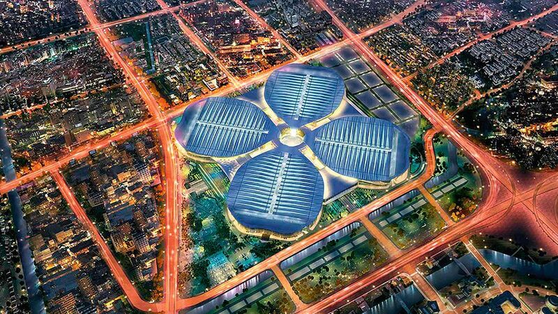 Incroyable, en plein centre de Shanghai, à côté d'un aéroport une splendide fleur à 4 pétales s'étale sur plus de 2 millions de mètres carrés, c'est le CIIE. C'est là que se tiendra le premier «China International Expo» du 5 au 10 novembre 2018. (CIIE)